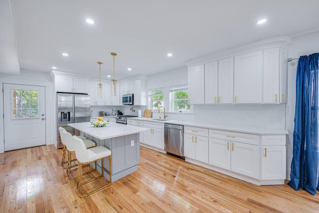 Apartament Modern Red Door Haven +5Mins To Boston Milton Zewnętrze zdjęcie